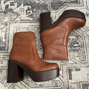 Steve Madden Grace Cognac brown platform booties size 6- new